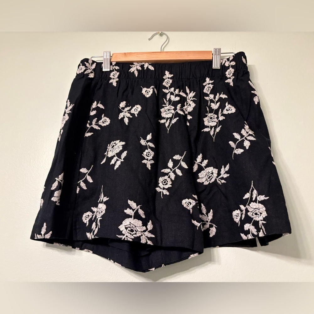 Abercrombie & Fitch Black Shorts with White embroidered Floral Design